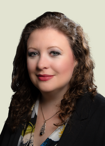 Betsy Bennett bio Photo